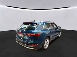 Audi e-tron - photo 3