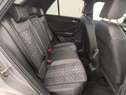 Volkswagen T-Roc - photo 10