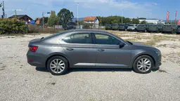Skoda Superb - photo 13