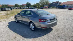Skoda Superb - photo 14