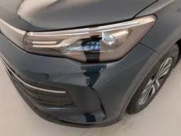 Volkswagen Tiguan - photo 22