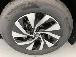 Volkswagen Tiguan - photo 23