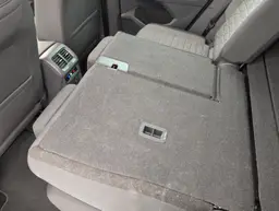 Volkswagen Tiguan - photo 12