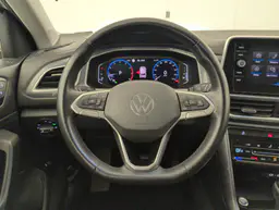 Volkswagen T-Roc - photo 14