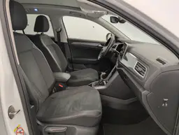 Volkswagen T-Roc - photo 9