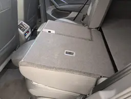 Volkswagen Tiguan - photo 12