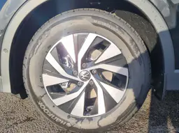 Volkswagen Tiguan - photo 9