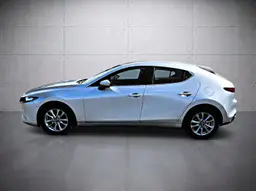 Mazda 2 - photo 8