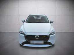 Mazda 2 - photo 2