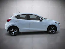 Mazda 2 - photo 4