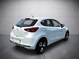 Mazda 2 - photo 5