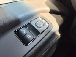 Mercedes-Benz Sprinter - photo 13
