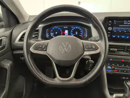 Volkswagen T-Roc - photo 14