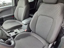 Ford Kuga - photo 13