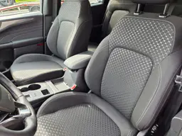 Ford Kuga - photo 11