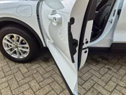 Ford Kuga - photo 13