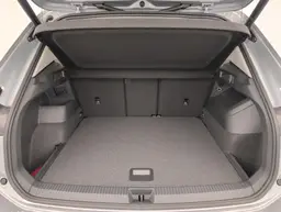 Volkswagen Tiguan - photo 11