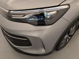 Volkswagen Tiguan - photo 23