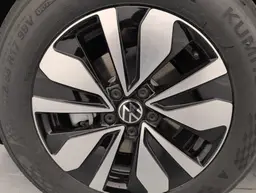 Volkswagen Tiguan - photo 25