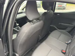Renault Clio - photo 13