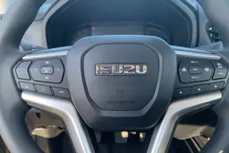 Isuzu D-Max - photo 15