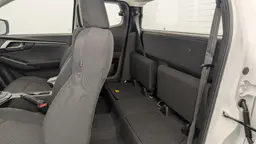 Isuzu D-Max - photo 12